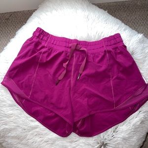 EUC Lululemon Hotty Hot 4 Inch Short Size 6